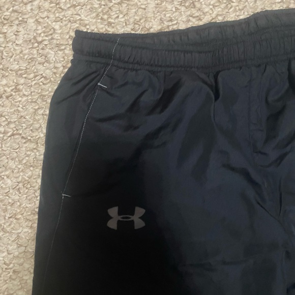 Under Armor loose warm up pants size YXL - Picture 3 of 3